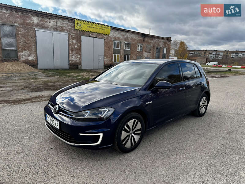 Хэтчбек Volkswagen e-Golf 2017 в Пирятине