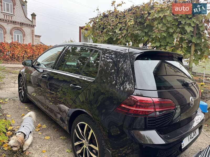 Хетчбек Volkswagen e-Golf 2018 в Запоріжжі