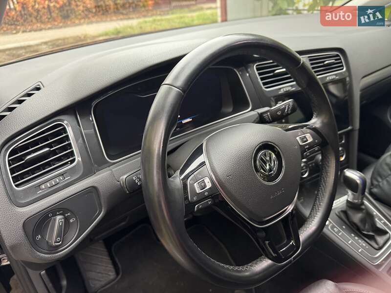 Хетчбек Volkswagen e-Golf 2018 в Запоріжжі