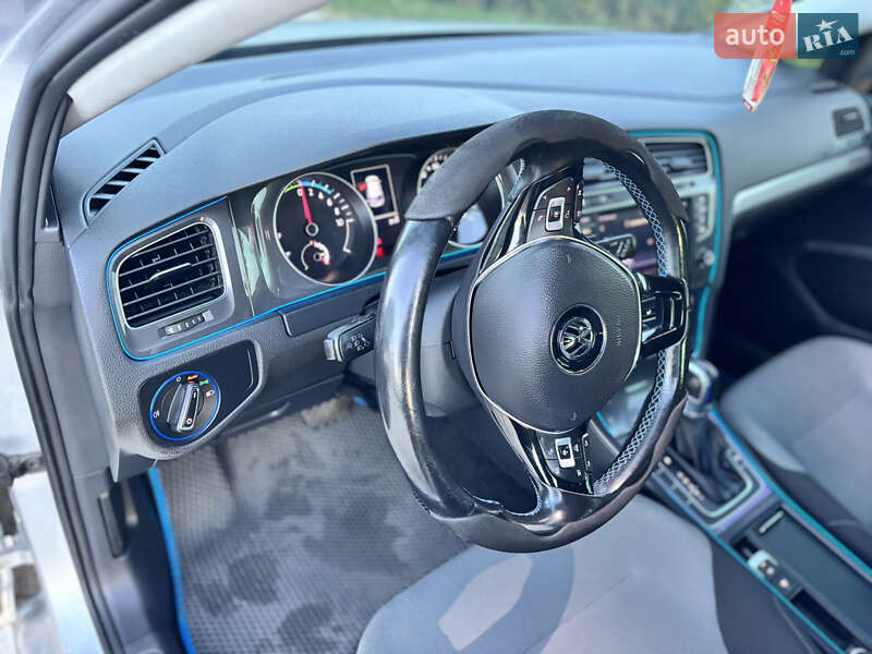 Хетчбек Volkswagen e-Golf 2014 в Тернополі