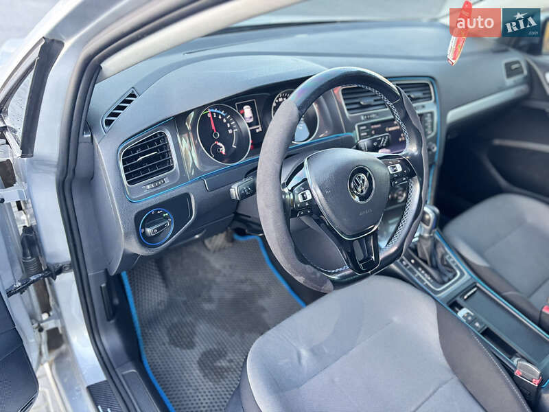 Хетчбек Volkswagen e-Golf 2014 в Тернополі