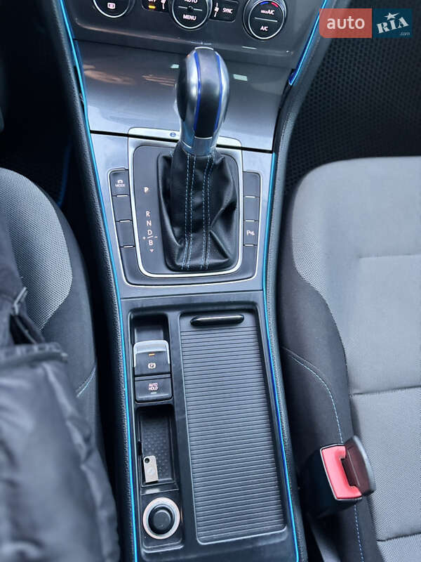 Хетчбек Volkswagen e-Golf 2014 в Тернополі