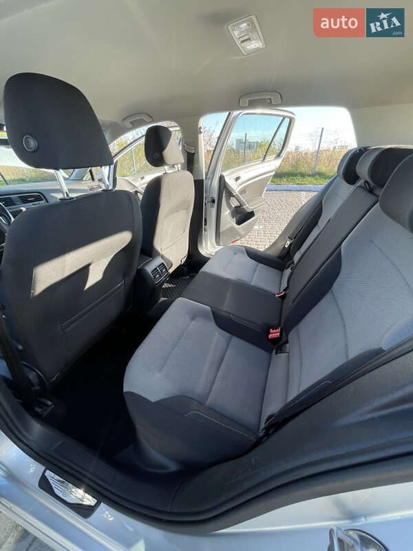 Хетчбек Volkswagen e-Golf 2015 в Львові