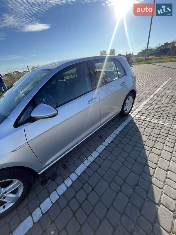 Хетчбек Volkswagen e-Golf 2015 в Львові