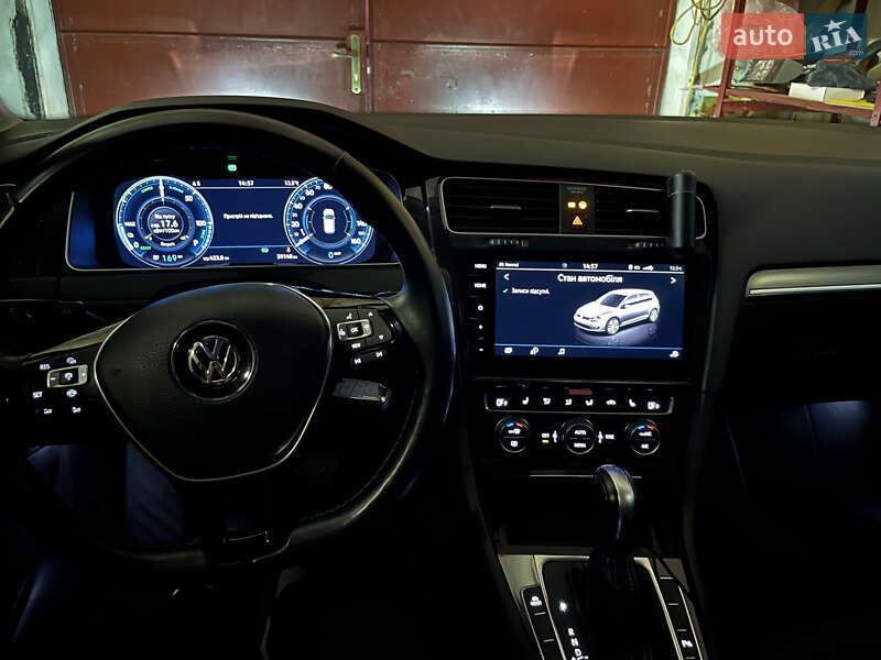 Хэтчбек Volkswagen e-Golf 2019 в Львове