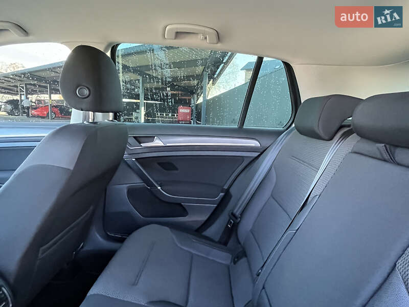 Хэтчбек Volkswagen e-Golf 2019 в Львове