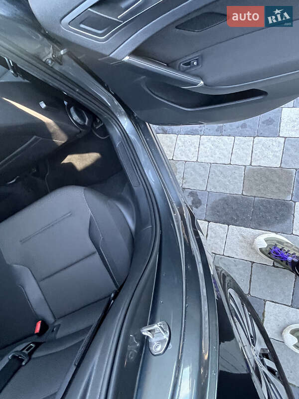 Хэтчбек Volkswagen e-Golf 2019 в Львове