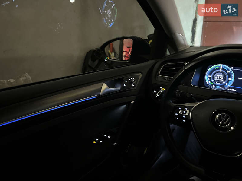 Хэтчбек Volkswagen e-Golf 2019 в Львове