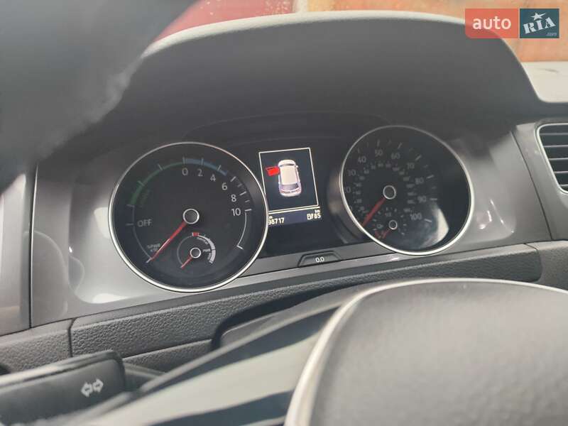 Хэтчбек Volkswagen e-Golf 2015 в Каменец-Подольском