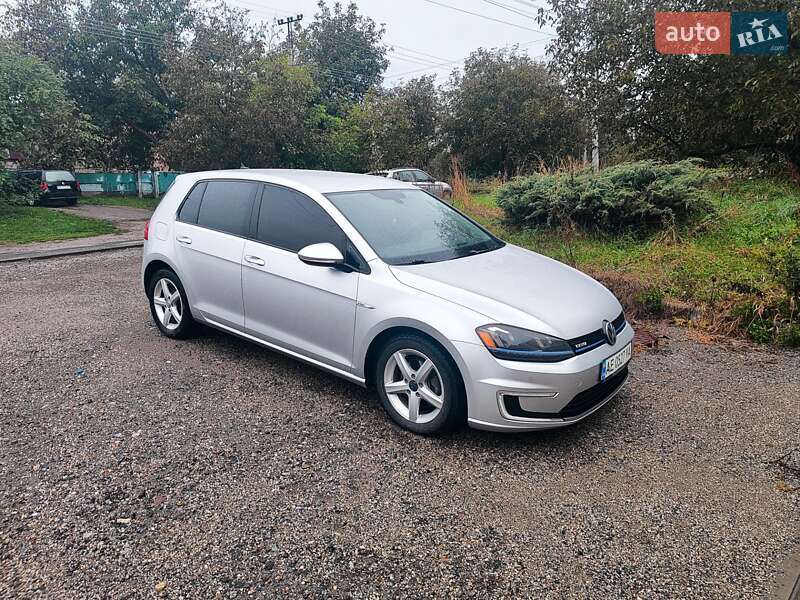 Volkswagen e-Golf 2015