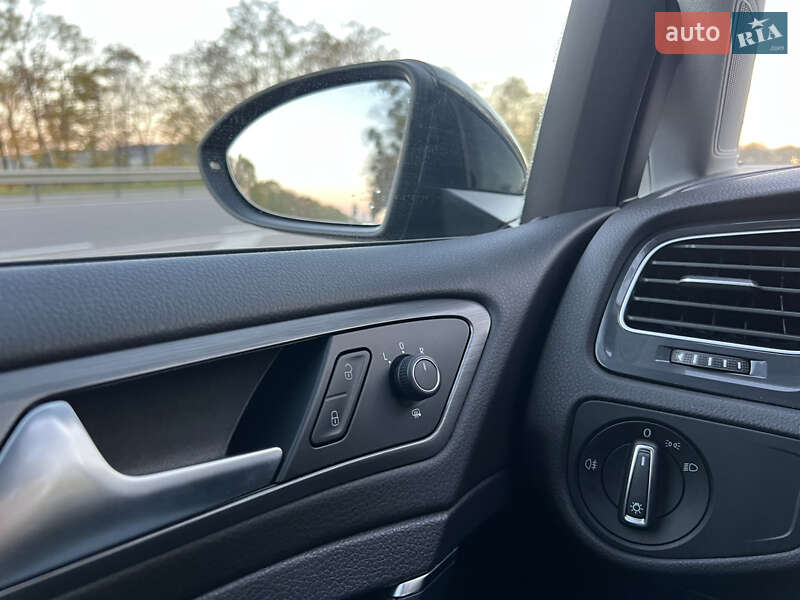 Хэтчбек Volkswagen e-Golf 2020 в Бродах фото 20 Хэтчбек Volkswagen e-Golf 2020 в Бродах