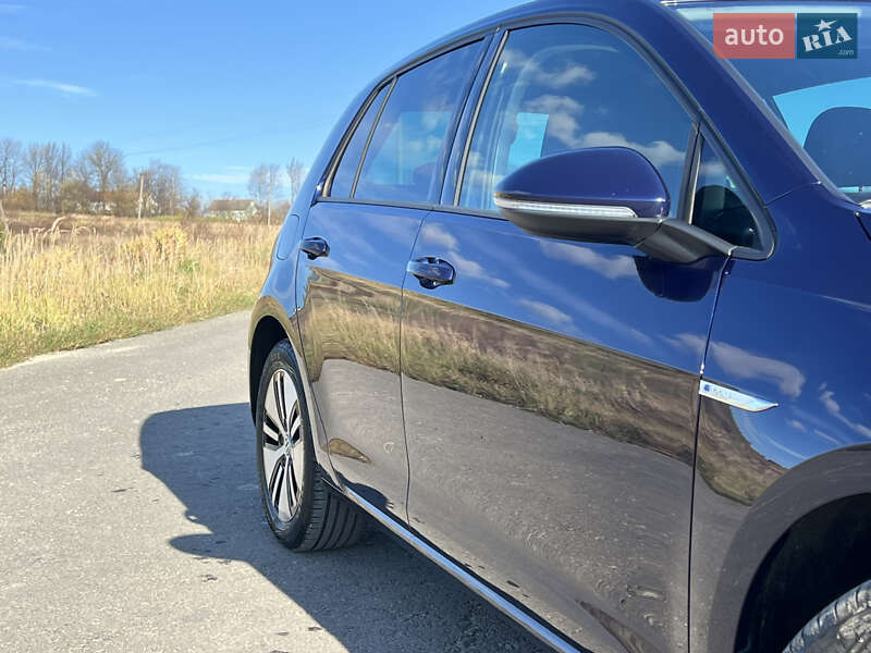Хэтчбек Volkswagen e-Golf 2018 в Дрогобыче
