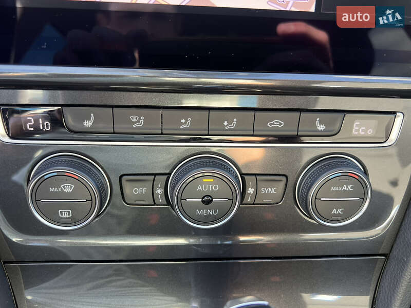 Хэтчбек Volkswagen e-Golf 2018 в Дрогобыче