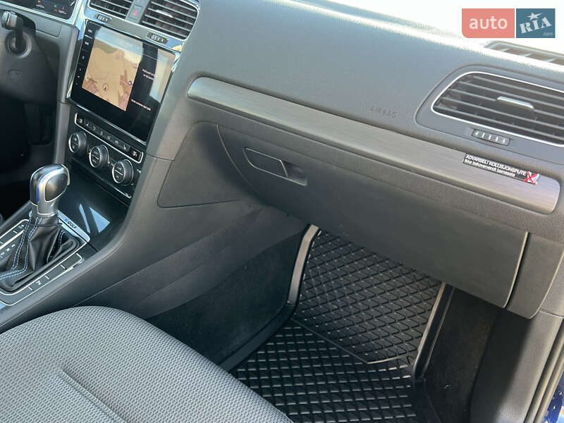 Хэтчбек Volkswagen e-Golf 2018 в Дрогобыче