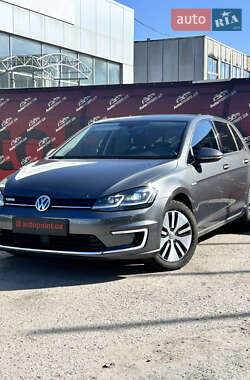 Хэтчбек Volkswagen e-Golf 2017 в Сумах