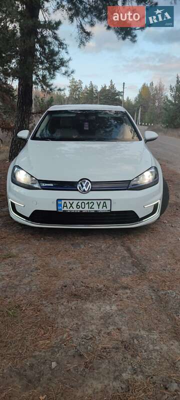 Volkswagen e-Golf 2015