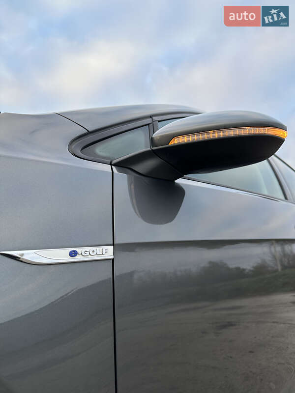 Хэтчбек Volkswagen e-Golf 2019 в Харькове