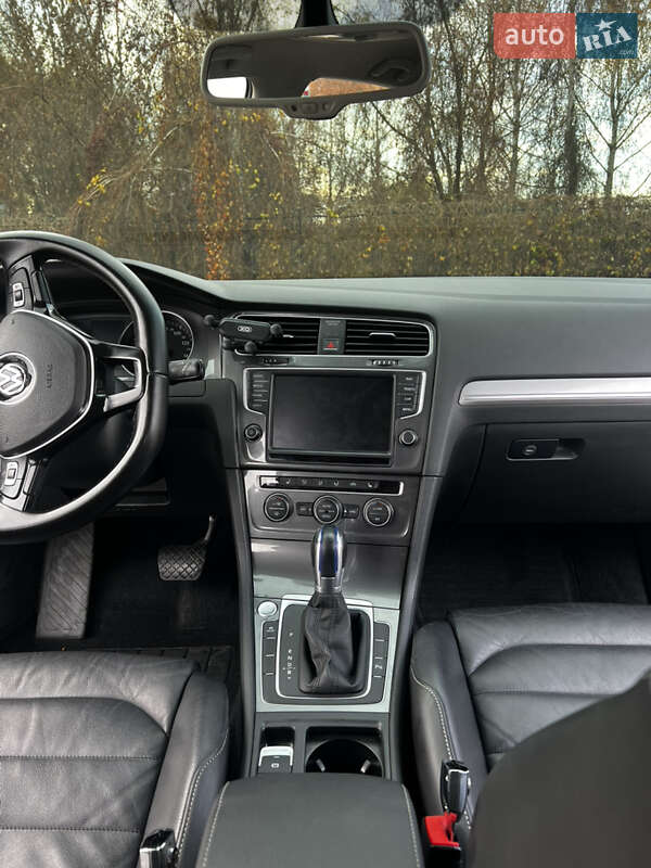 Хетчбек Volkswagen e-Golf 2016 в Рівному