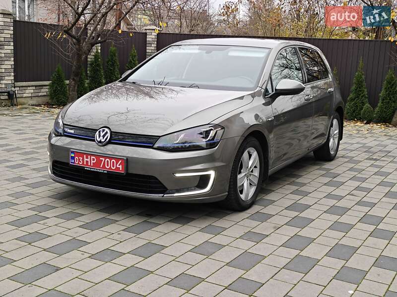 Хэтчбек Volkswagen e-Golf 2015 в Ивано-Франковске