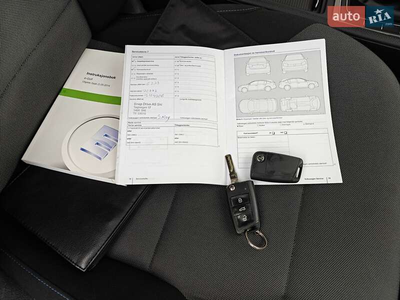 Хэтчбек Volkswagen e-Golf 2015 в Ивано-Франковске