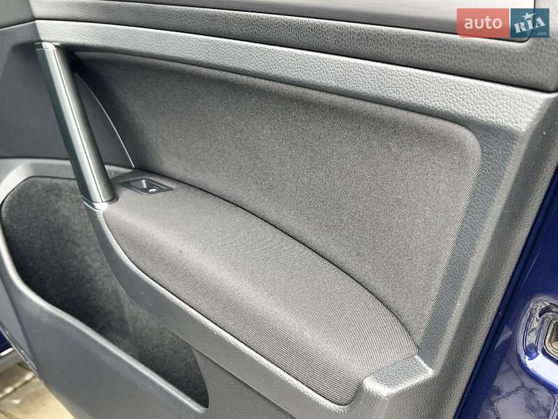 Хэтчбек Volkswagen e-Golf 2018 в Ровно фото 58 Хэтчбек Volkswagen e-Golf 2018 в Ровно