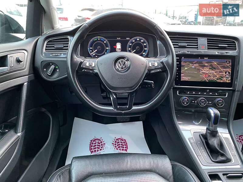 Хетчбек Volkswagen e-Golf 2018 в Львові фото 19 Хетчбек Volkswagen e-Golf 2018 в Львові