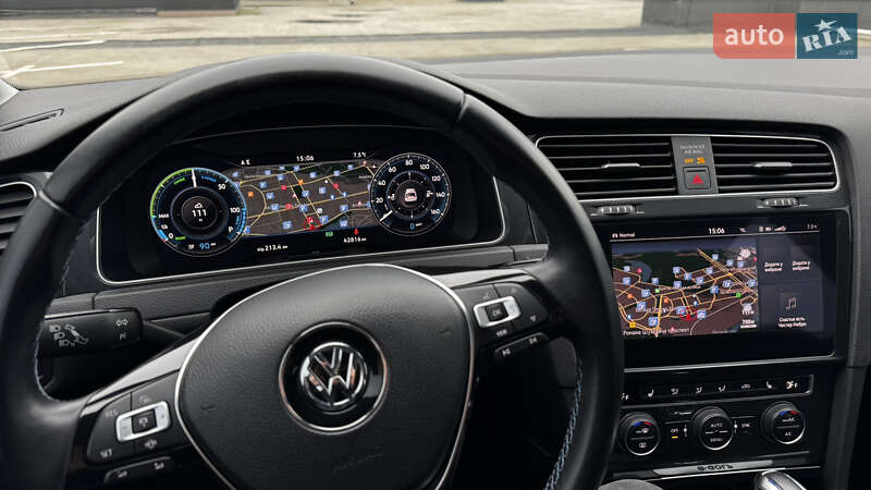 Хэтчбек Volkswagen e-Golf 2019 в Киеве