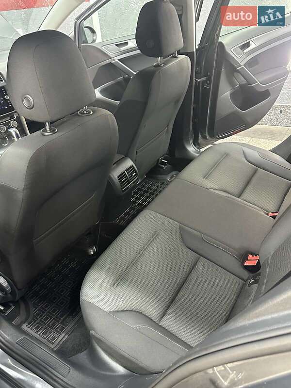 Хетчбек Volkswagen e-Golf 2019 в Житомирі