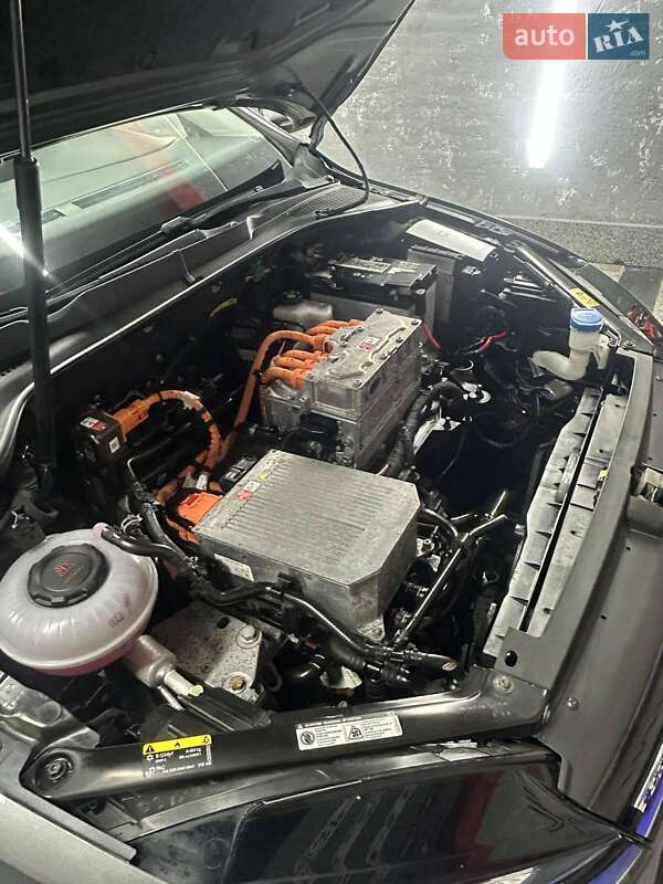 Хетчбек Volkswagen e-Golf 2019 в Житомирі