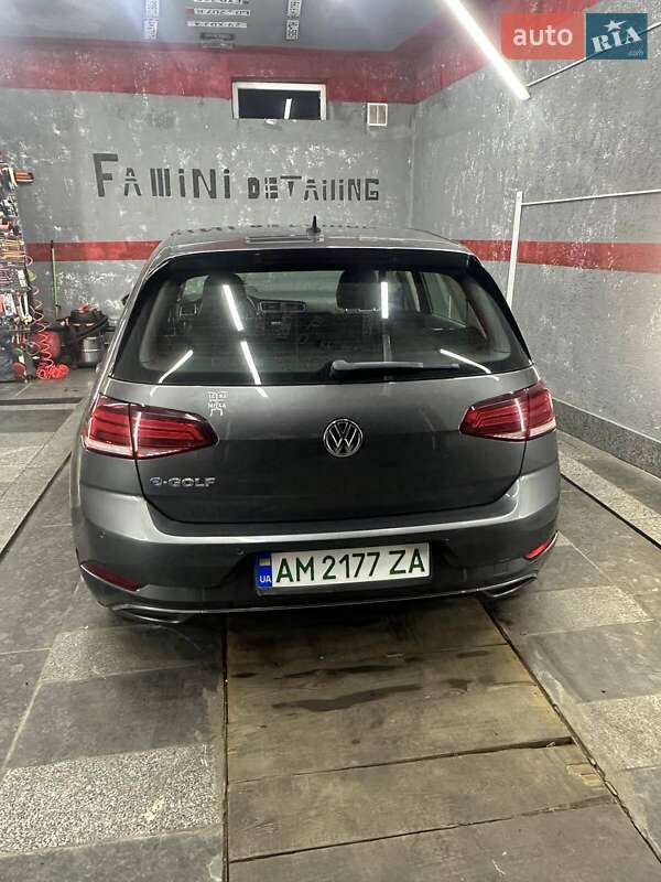 Хетчбек Volkswagen e-Golf 2019 в Житомирі