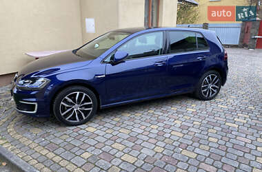 Хэтчбек Volkswagen e-Golf 2018 в Львове