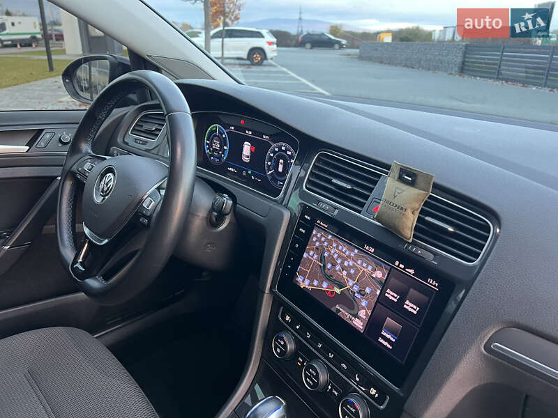 Хэтчбек Volkswagen e-Golf 2018 в Мукачево
