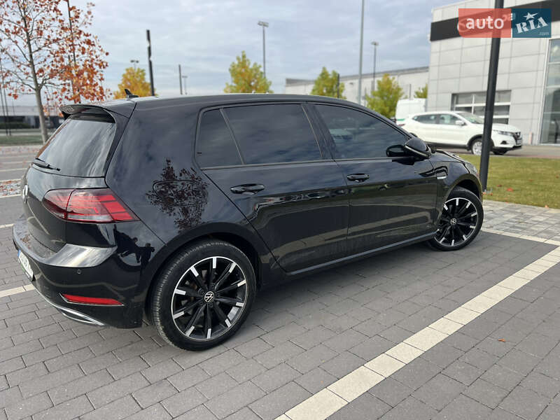 Хэтчбек Volkswagen e-Golf 2018 в Мукачево