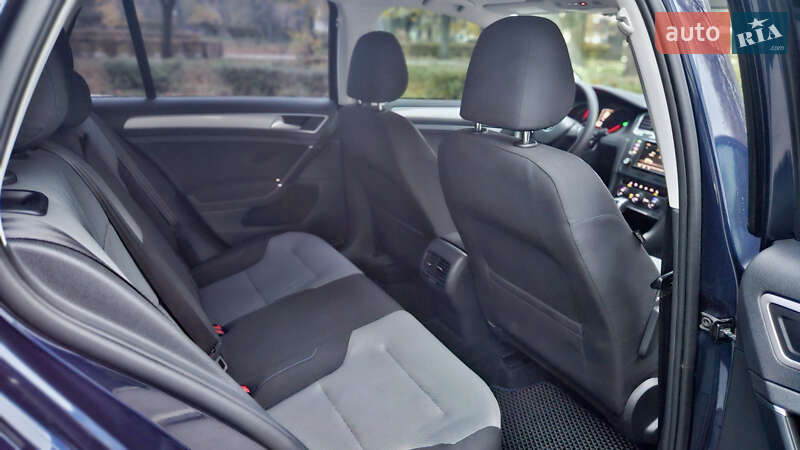 Хэтчбек Volkswagen e-Golf 2016 в Белой Церкви