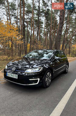 Хэтчбек Volkswagen e-Golf 2019 в Киеве