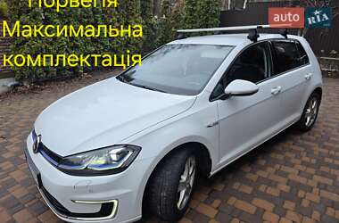 Хетчбек Volkswagen e-Golf 2017 в Києві