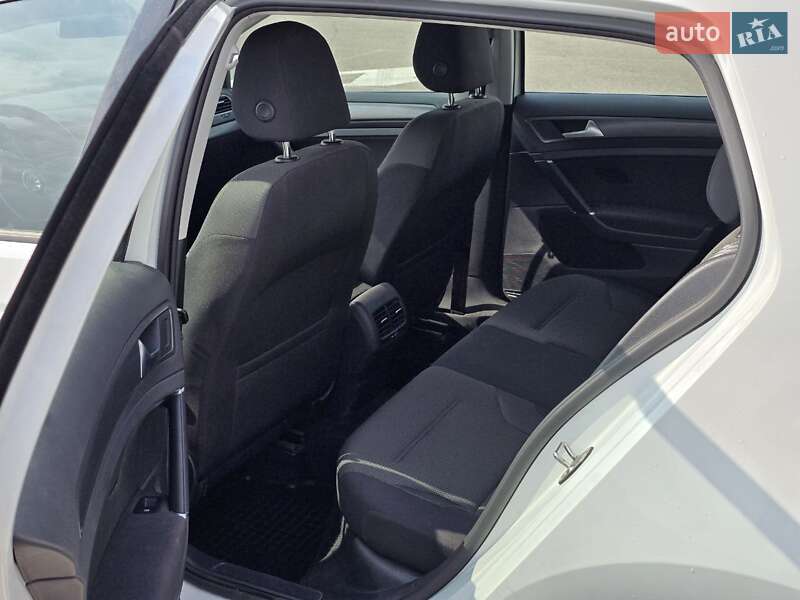 Хэтчбек Volkswagen e-Golf 2020 в Ровно