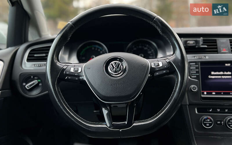Хетчбек Volkswagen e-Golf 2014 в Львові