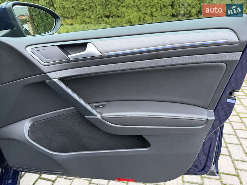 Хэтчбек Volkswagen e-Golf 2019 в Ровно