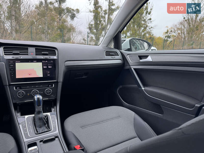 Хэтчбек Volkswagen e-Golf 2019 в Луцке