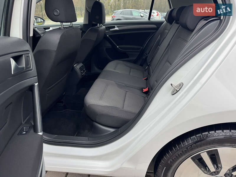 Хэтчбек Volkswagen e-Golf 2019 в Луцке