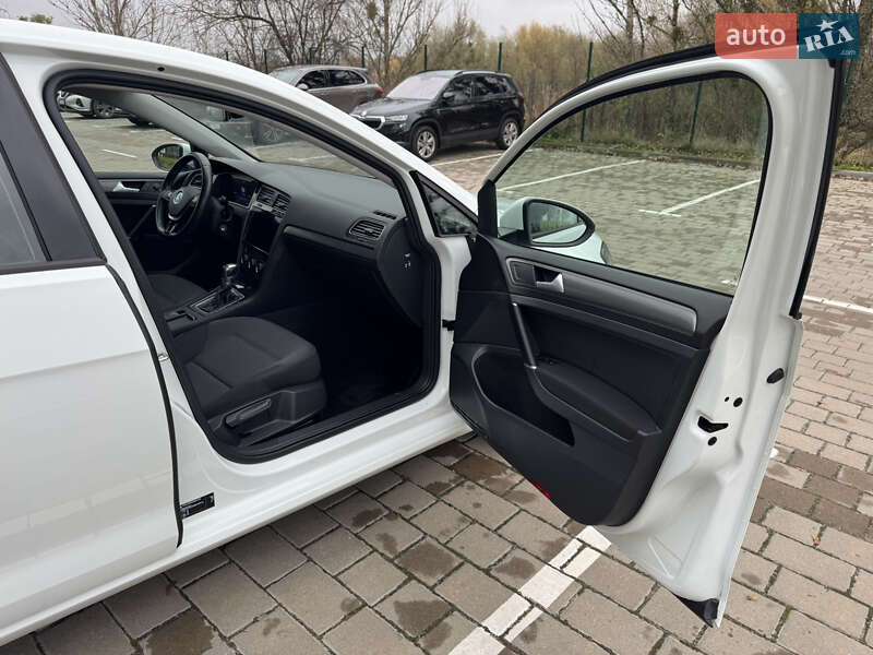 Хэтчбек Volkswagen e-Golf 2019 в Луцке