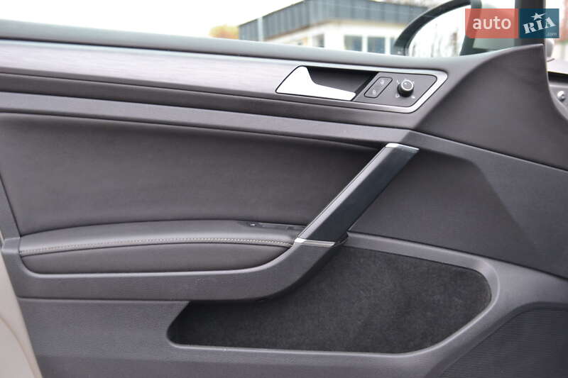 Хэтчбек Volkswagen e-Golf 2018 в Луцке