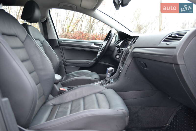 Хэтчбек Volkswagen e-Golf 2018 в Луцке