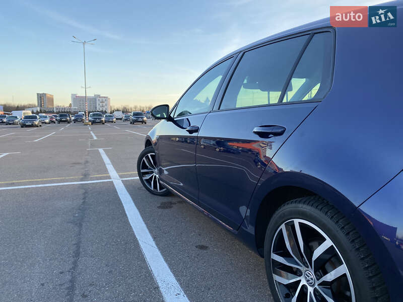 Хэтчбек Volkswagen e-Golf 2018 в Львове