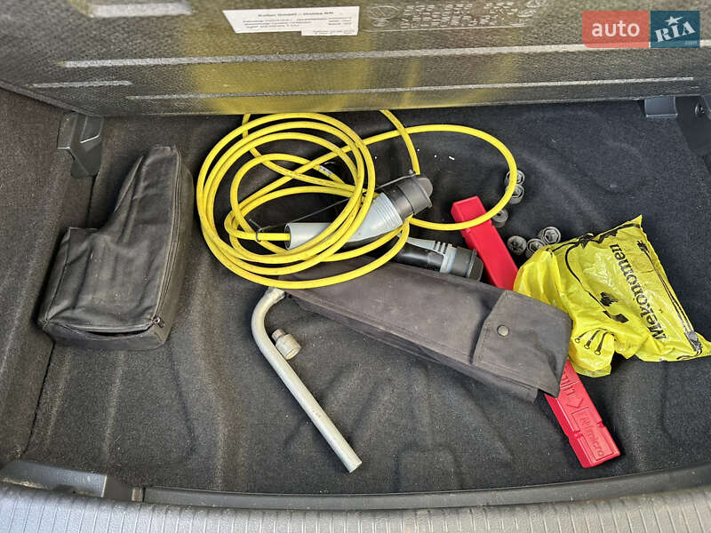 Хетчбек Volkswagen e-Golf 2014 в Тернополі