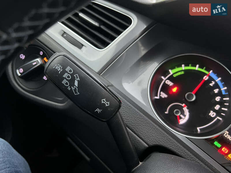 Хэтчбек Volkswagen e-Golf 2015 в Львове