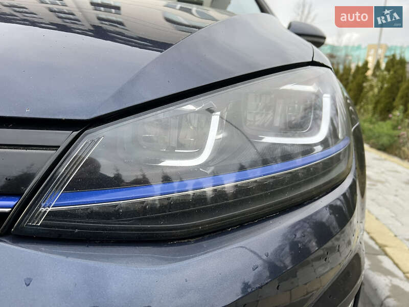 Хэтчбек Volkswagen e-Golf 2015 в Львове