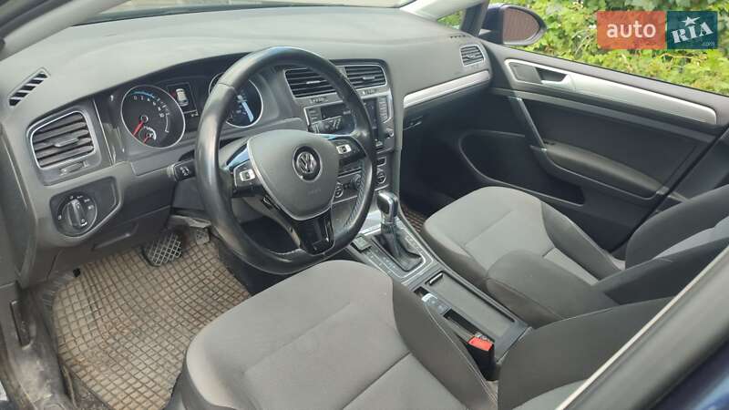 Хетчбек Volkswagen e-Golf 2015 в Києві