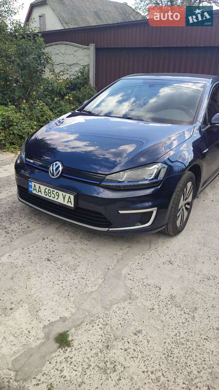 Хетчбек Volkswagen e-Golf 2015 в Києві